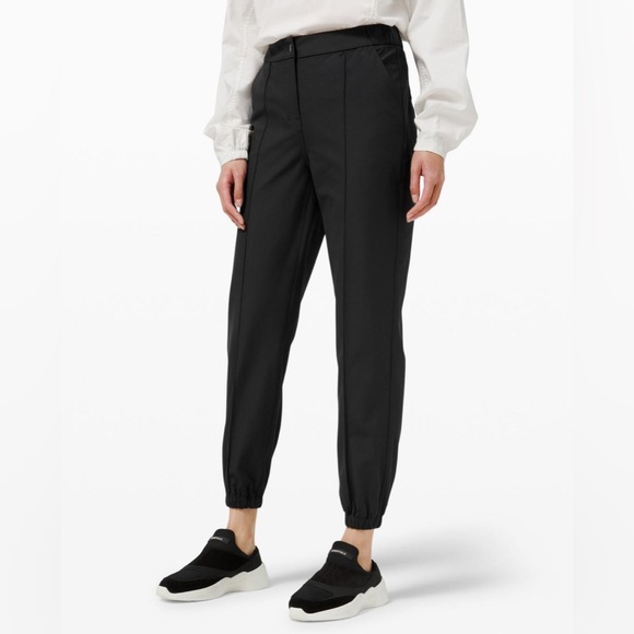 Lululemon Warpstreme High-Rise 7/8 Jogger in Black, size 26 - Picture 1 of 4